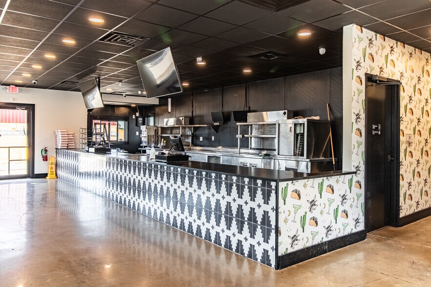 More Photos Of 2057 E Madison Ave, Bastrop Freestanding For Sale