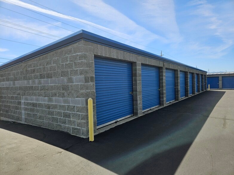More Photos Of 1060 Dillon Way, Central Point Self Storage For Sale