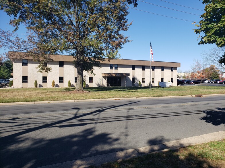 Primary Photo Of 40 Brunswick Ave, Edison Industrial For Lease