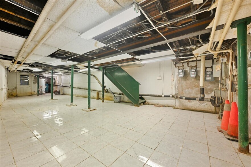 More Photos Of 756 Woodward Ave, Ridgewood Freestanding For Sale