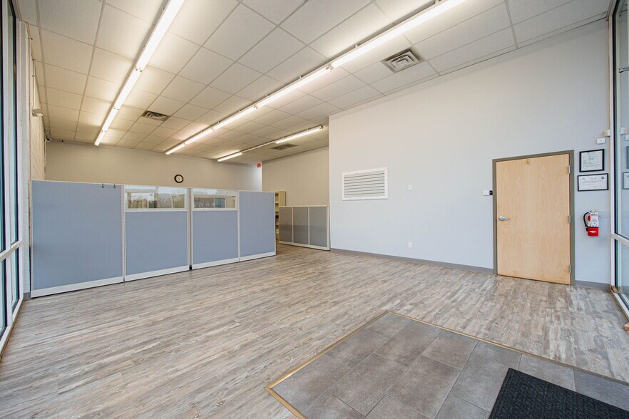 More Photos Of 4011 E Main St, Columbus Freestanding For Lease