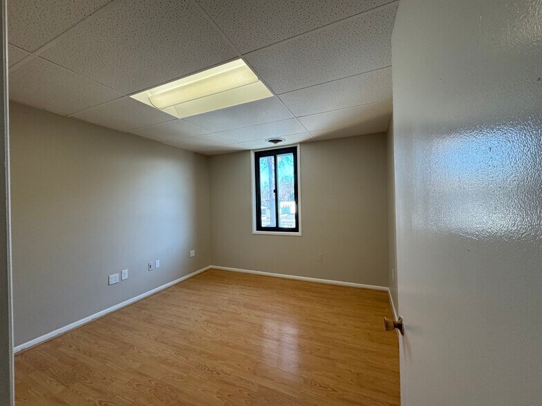 More Photos Of 311 Maple Ave W, Vienna Medical For Lease