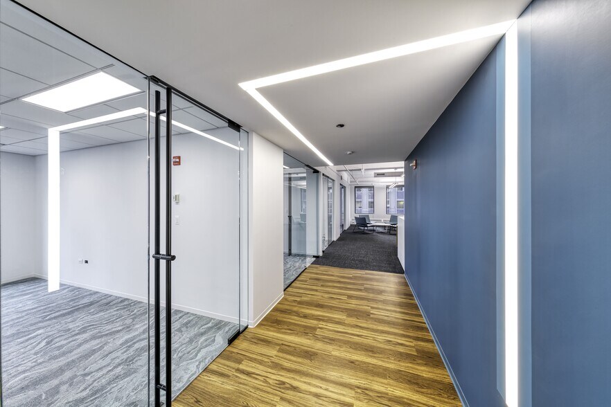 More Photos Of 100 N LaSalle St, Chicago Office For Lease