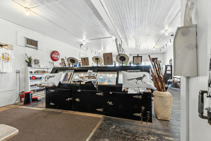 More Photos Of 100 W Murphy St, Alpine General Retail For Sale