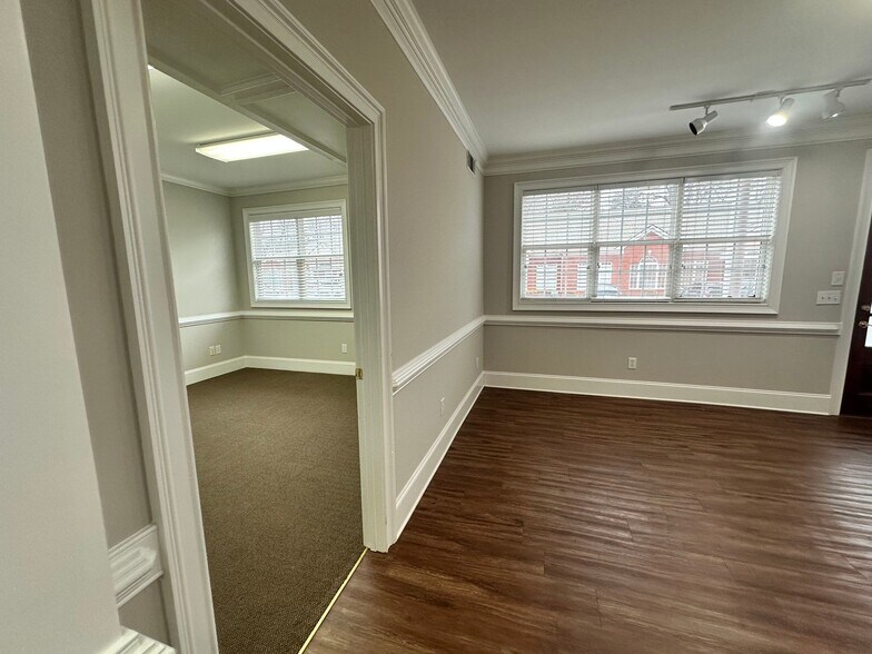 More Photos Of 327 Dahlonega St, Cumming Medical For Sale