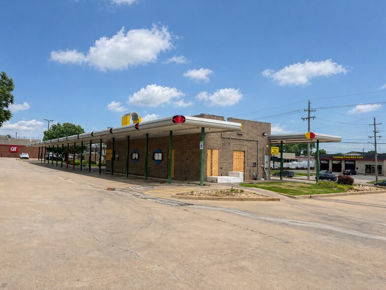 More Photos Of 1919 S Memorial Dr, Tulsa Fast Food For Lease