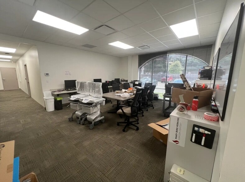More Photos Of 5215 Essen Ln, Baton Rouge Office For Lease