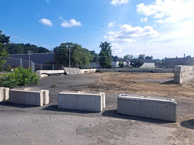 More Photos Of 22 Robert Bonazzoli Ave, Hudson Land For Lease