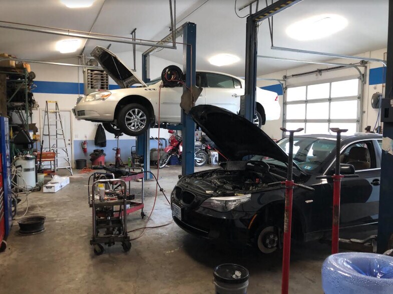More Photos Of 219 Main St, Sandown Auto Repair For Sale