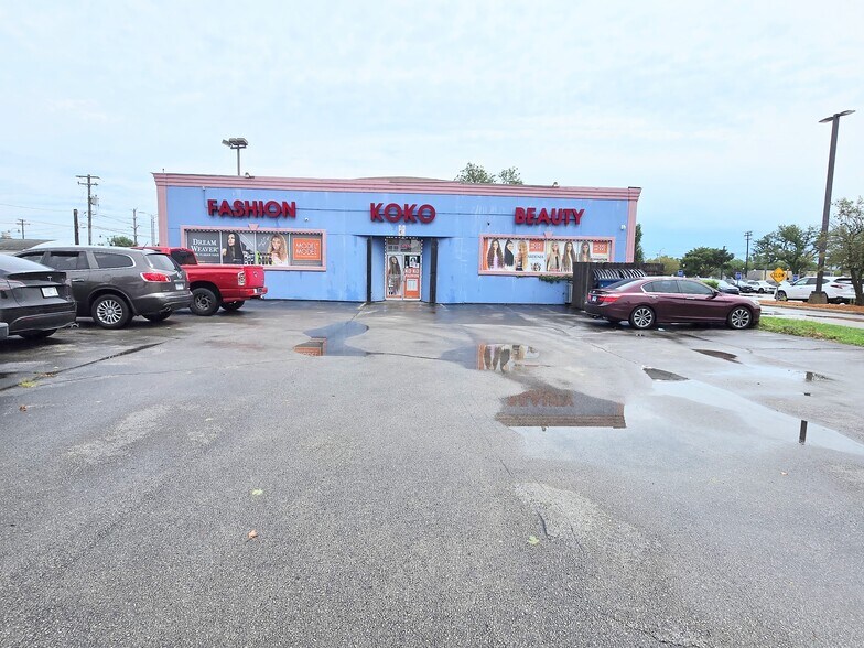 More Photos Of 354 N Chicago St, Joliet Freestanding For Sale