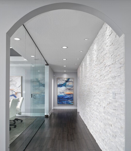 More Photos Of 10015-10017 Leather Fern Ln, Riverview Medical For Lease