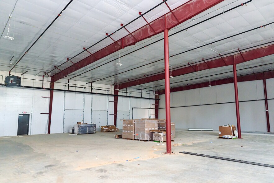 More Photos Of 717 Brigham Rd, Greensboro Flex For Lease