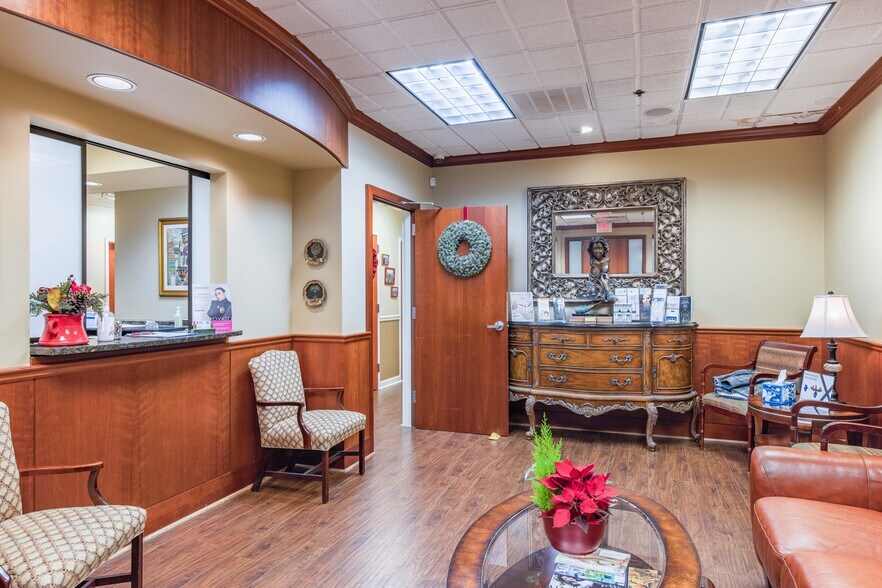 More Photos Of 3042 Oakcliff Rd, Doraville Medical For Sale