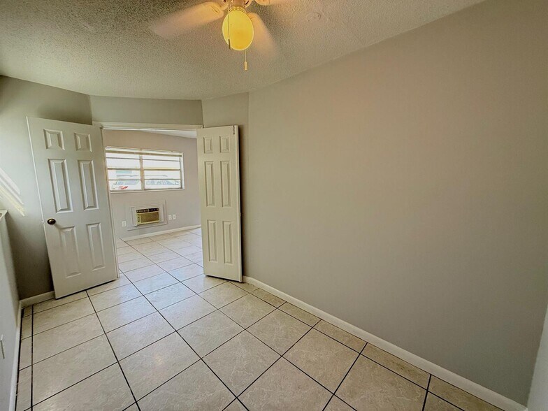 More Photos Of 920 S K St, Lake Worth Apartments For Sale