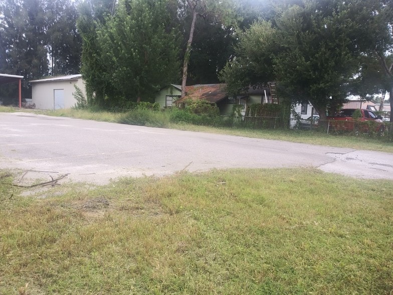 More Photos Of 5017 N Coolidge Dr, Tampa Warehouse For Sale