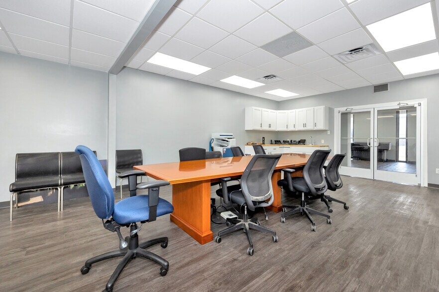 More Photos Of 3240 Leeman Ferry Rd SW, Huntsville Distribution For Sale