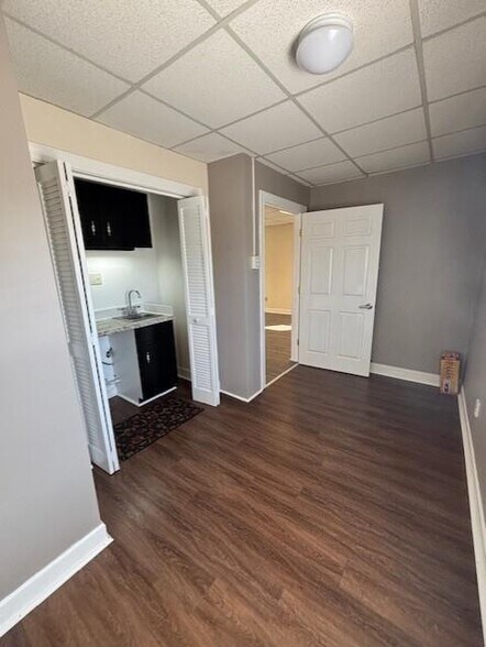 More Photos Of 1231-1249 Mall Dr, Richmond Medical For Lease