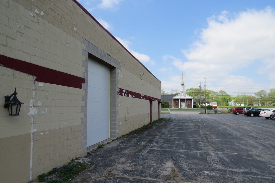 More Photos Of 7897 Taft St, Merrillville Warehouse For Lease
