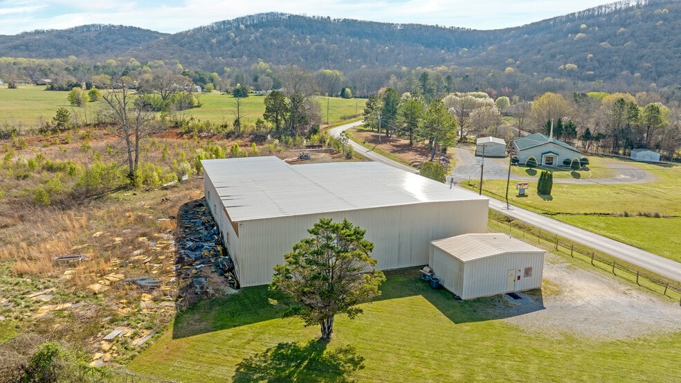 More Photos Of 221 55th St NE, Fort Payne Manufacturing For Sale