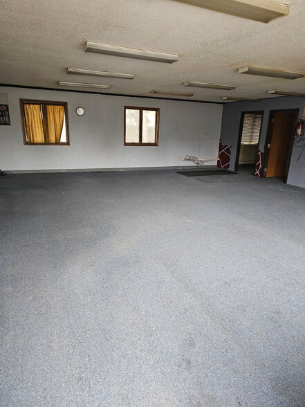 More Photos Of 3387 N Clare Ave, Harrison Freestanding For Lease