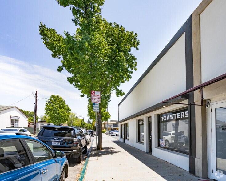 More Photos Of 112 E Maple Ave, Orange Storefront For Lease