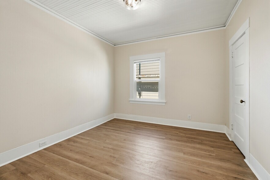 More Photos Of 338 Garretson Ave, Rodeo Apartments For Sale