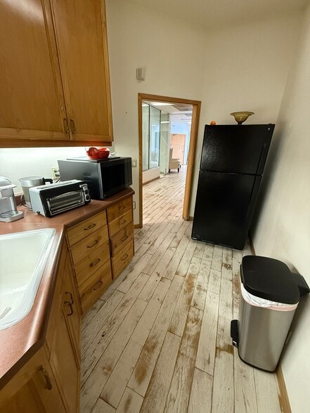 More Photos Of 306 Laurel Mountain Rd, Mammoth Lakes Office For Lease