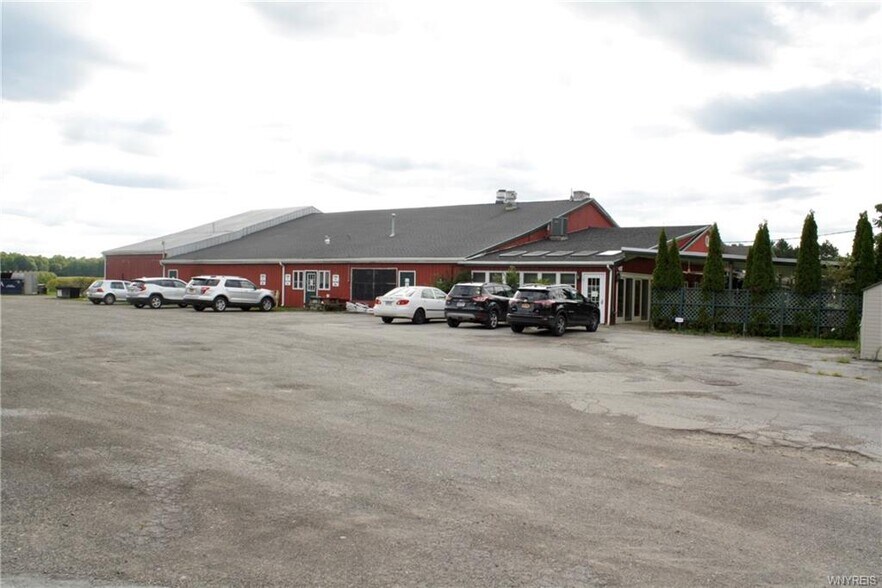 More Photos Of 3333 Lockport Olcott Rd, Newfane Restaurant For Sale