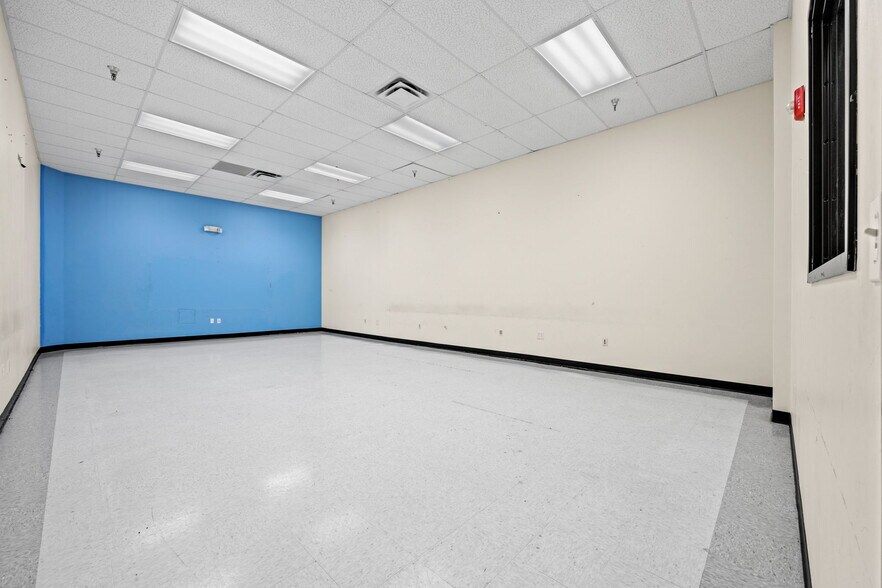 More Photos Of 1111 Digital Dr, Richardson Showroom For Sale