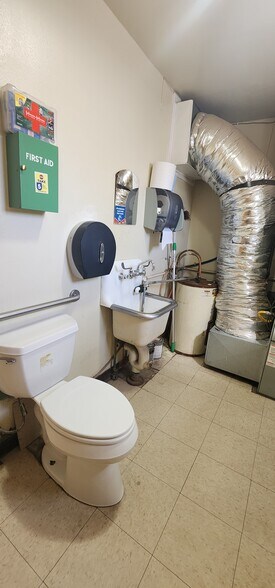 More Photos Of 435 Park Ave, Ash Fork Post Office For Sale