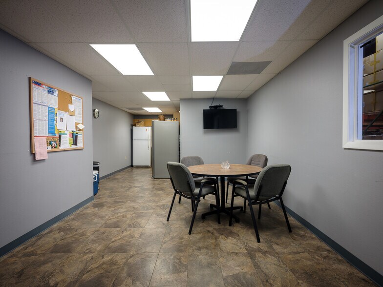 More Photos Of 2229 Whitfield Park Dr, Sarasota Warehouse For Sale