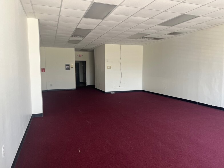 More Photos Of 369 US-13 Blvd, Snow Hill General Retail For Lease