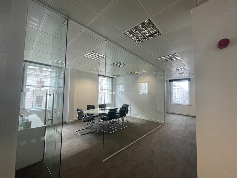 More Photos Of 141 Moorgate, London Office For Lease