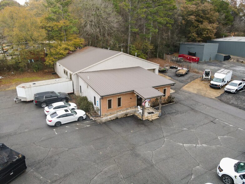 More Photos Of 606 S Tennessee St, Cartersville Flex For Lease