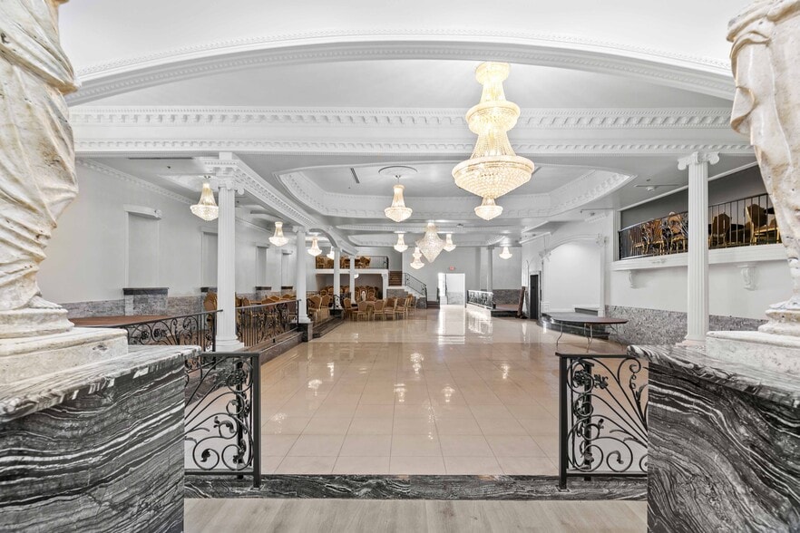 More Photos Of 13311 Sherman Way, North Hollywood Warehouse For Sale