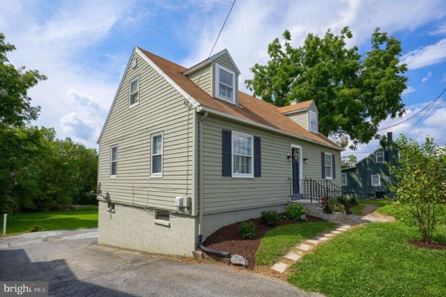 More Photos Of 938 Lititz Pike, Lititz Flex For Sale