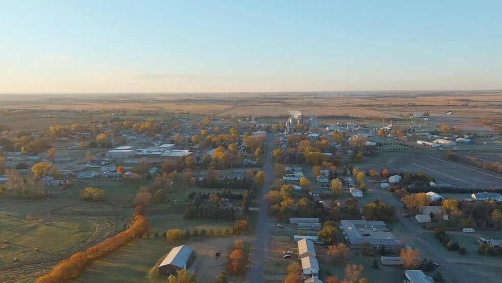 More Photos Of 811 N 2nd Ave, Castlewood Convenience Store For Sale