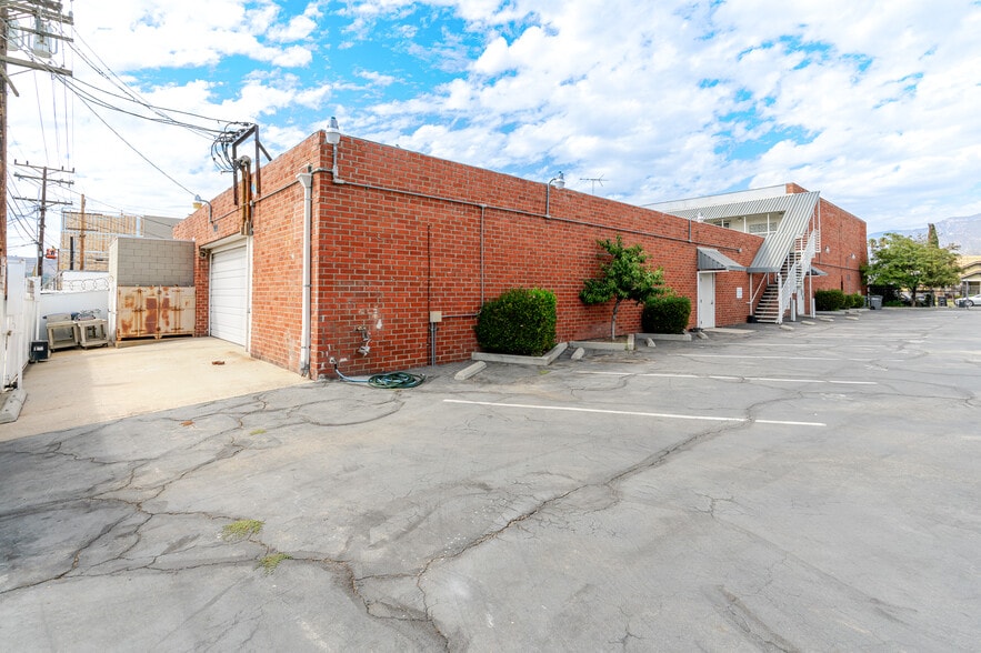 More Photos Of 700-710 W Wilson Ave, Glendale Warehouse For Sale