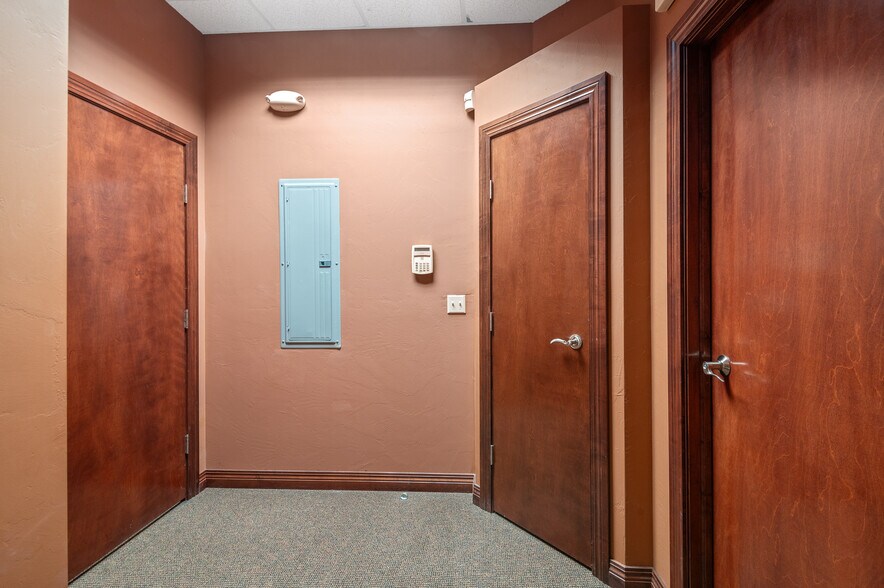 More Photos Of 111 N Broadway St, Green Bay Office Residential For Sale