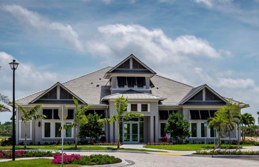 More Photos Of 286 Indies Dr E, Naples Multifamily For Sale