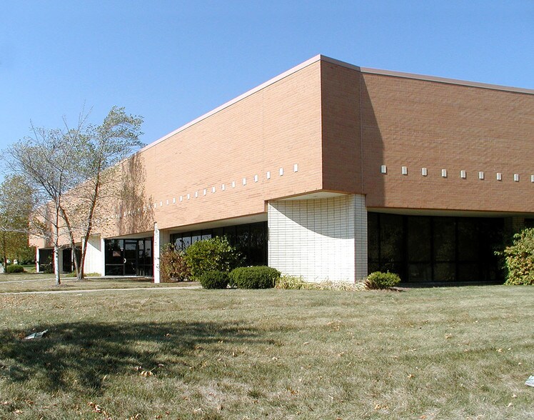More Photos Of 8400-8416 NW 107th Ter, Kansas City Flex For Lease