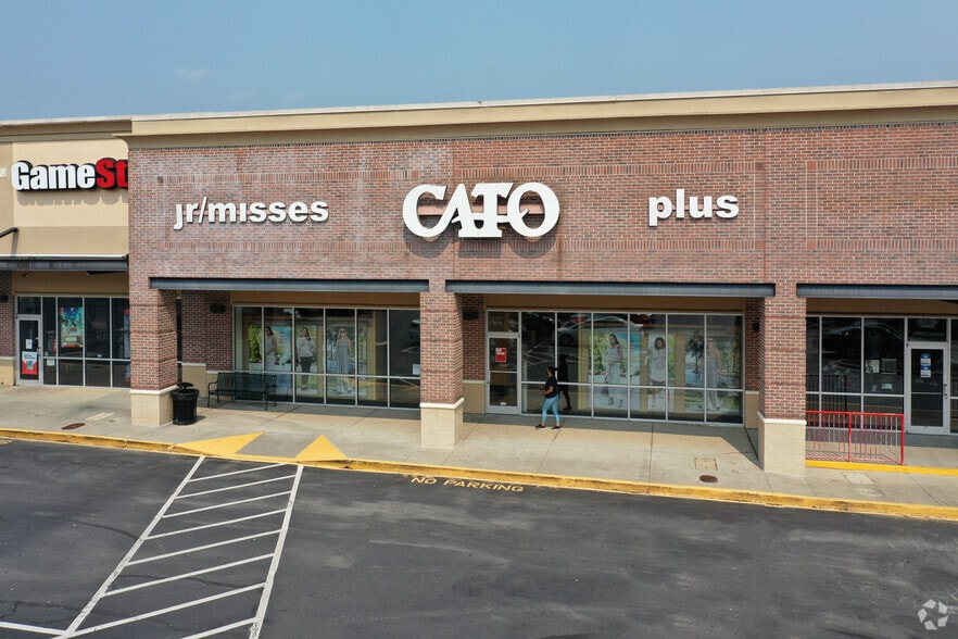 More Photos Of 360-430 E Hanes Mill Rd, Winston-Salem Unknown For Lease
