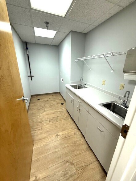 More Photos Of 4531 N Davis Hwy, Pensacola Medical For Lease