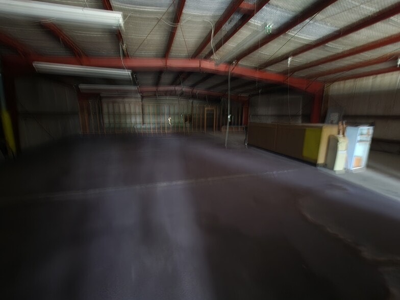 More Photos Of 114 W Bland St, Roswell Industrial For Sale