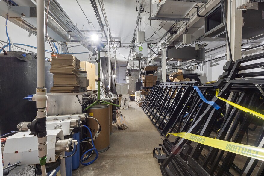 More Photos Of 3501 Emery St, Los Angeles Manufacturing For Sale