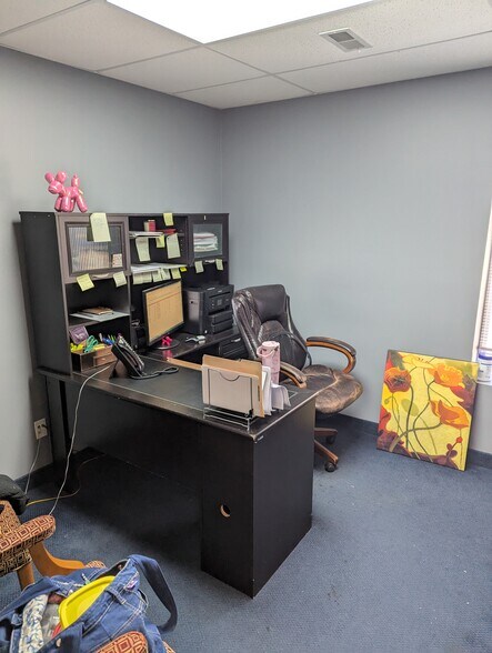 More Photos Of 1407 E 5th St, Lumberton Office For Sale