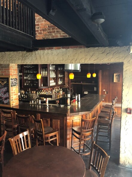 More Photos Of 902-904 S Charles St, Baltimore Restaurant For Lease