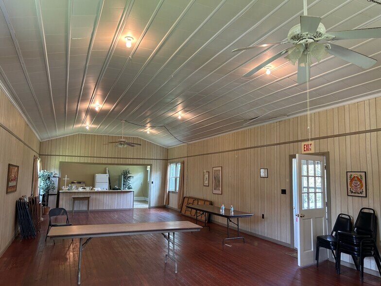 More Photos Of 2380 Bell Arthur, Bellarthur Religious Facility For Sale