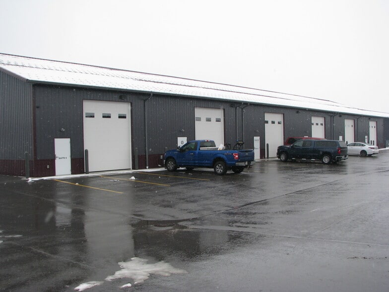 More Photos Of 3862 Norrie Dr, New Franken Showroom For Lease