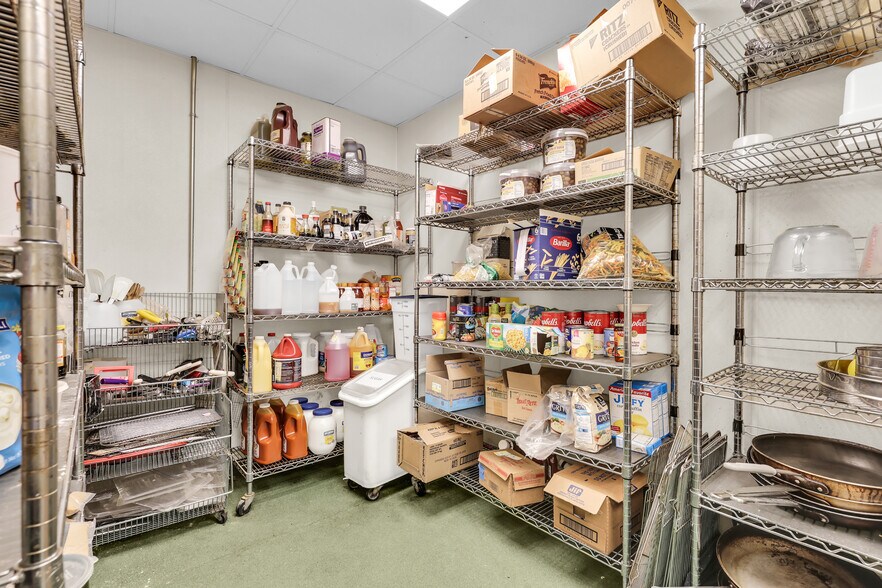 More Photos Of 114 Horizon Park Dr, Savannah Restaurant For Sale